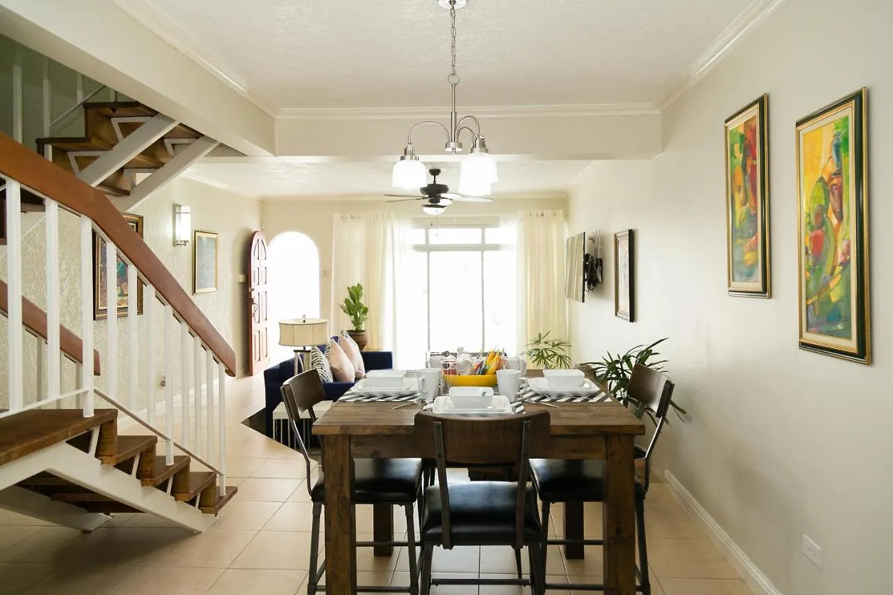 Kingston Vacation Rentals At Delightful Townhouse Near Halfway Tree, Kingston Apartment