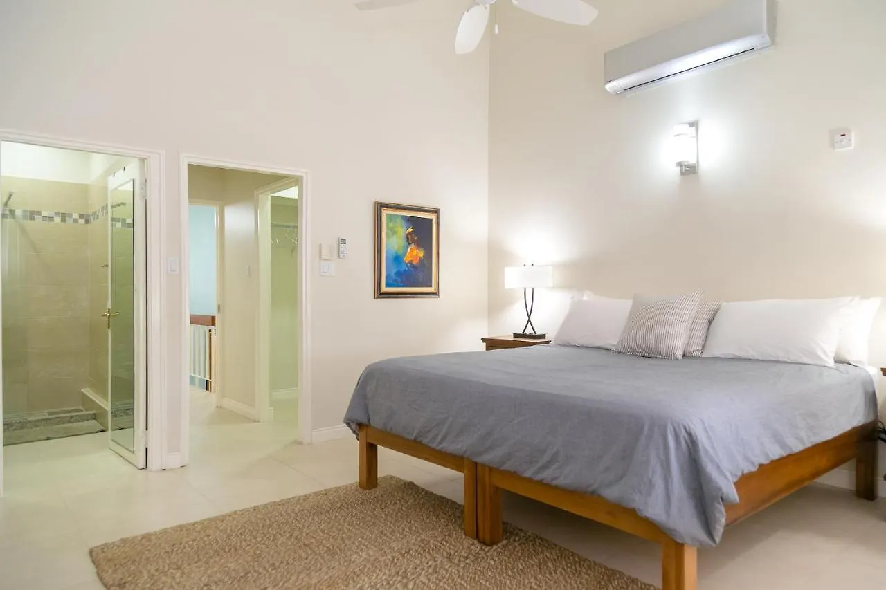 Apartment Kingston Vacation Rentals At Delightful Townhouse Near Halfway Tree, Kingston