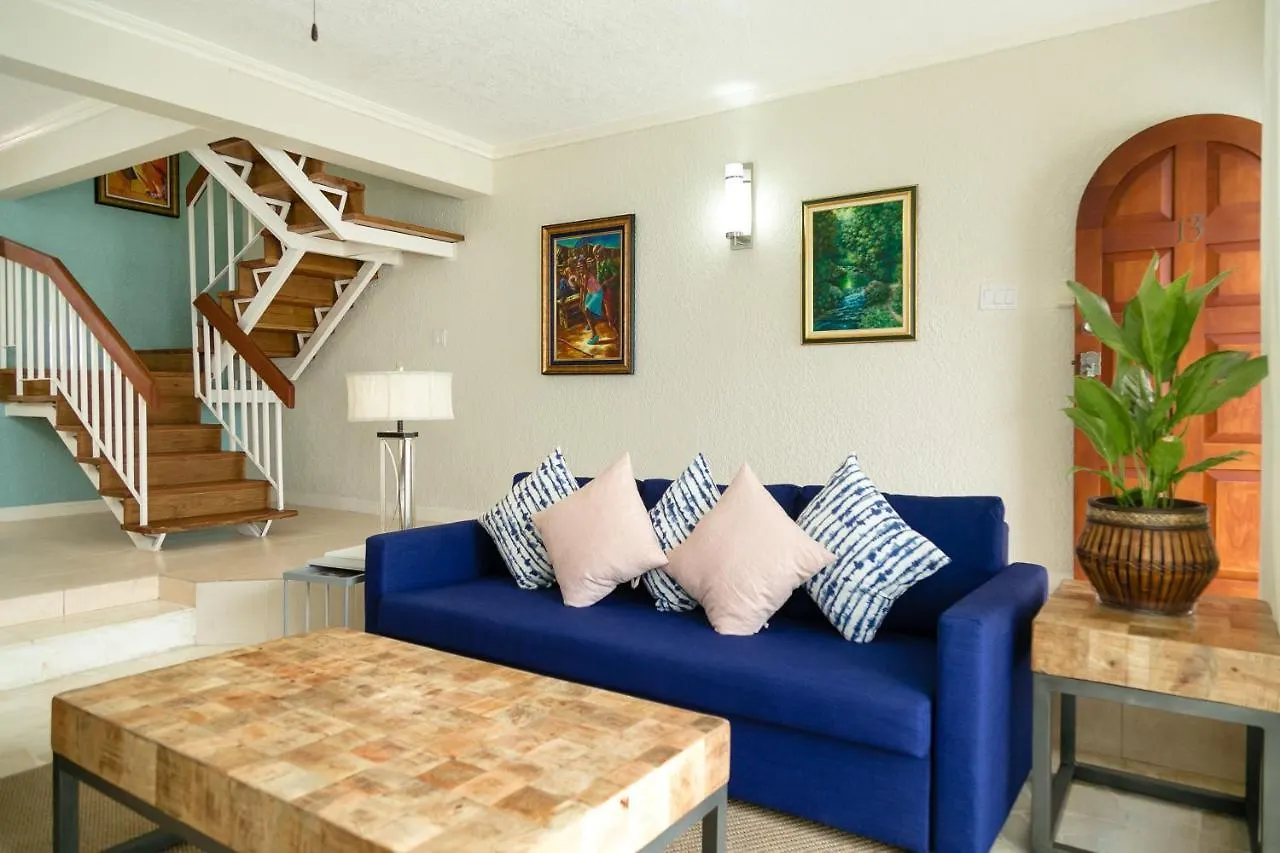 Daire Kingston Vacation Rentals At Delightful Townhouse Near Halfway Tree, Kingston Jamaika