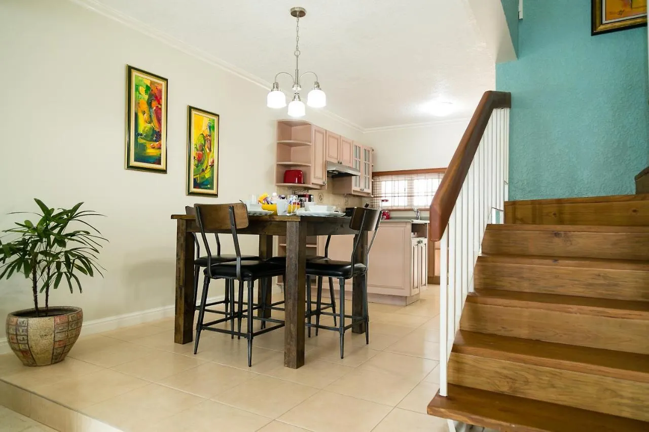 Kingston Vacation Rentals At Delightful Townhouse Near Halfway Tree, Kingston